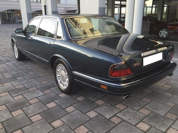 Daimler Jaguar Double Six 6.0