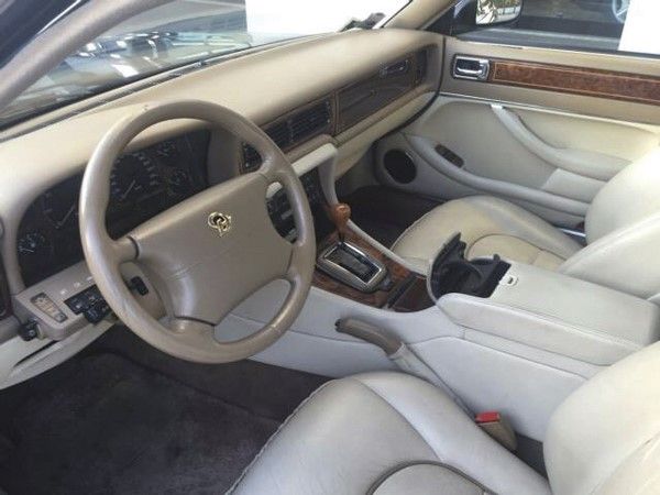 Daimler Jaguar Double Six 6.0