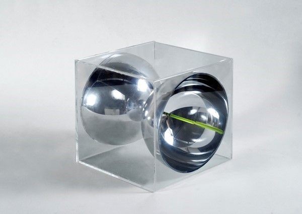 Franco Costalonga : Senza titolo  (1978)  - Due semisfere in metacrilato metallizzato e plexiglass - Asta Arte moderna e contemporanea - Galleria Pananti Casa d'Aste