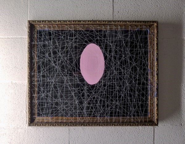 Enrico Bentivoglio : Faccia Rossa  (2015)  - Olio su plexiglas nero e legno, nylon, chiodi, cornice - Auction Arte di ricerca per la ricerca - Galleria Pananti Casa d'Aste