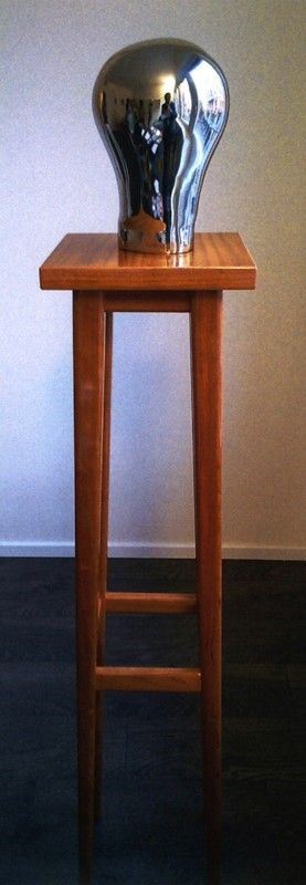 Giovanni Rizzoli : Musa inquietante; es. 1/9  (2014)  - Fusione in acciaio pieno e base ciliegio - Asta Arte di ricerca per la ricerca - Galleria Pananti Casa d'Aste