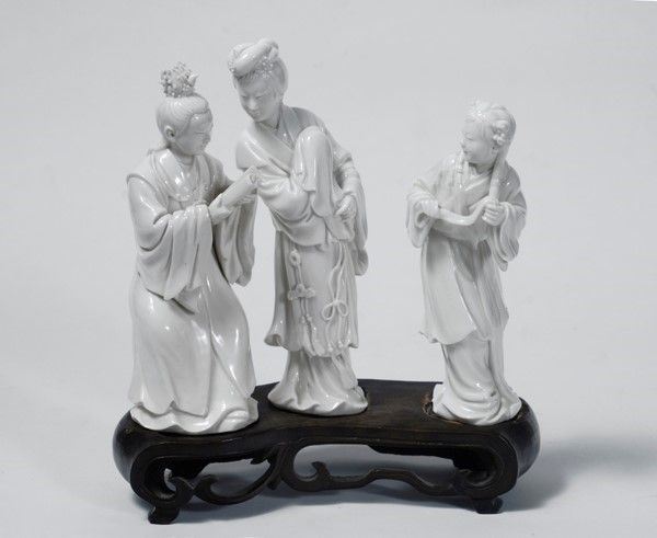 Tre Puse Sculturine in Porcellana Bianca, Cina XX Sec.