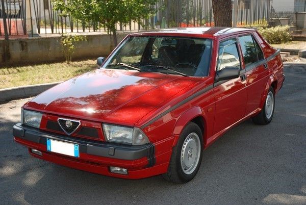 Alfa Romeo 75 3000 Quadrifoglio verde