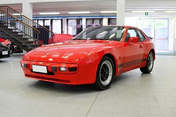 Porsche 944