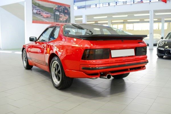 Porsche 944