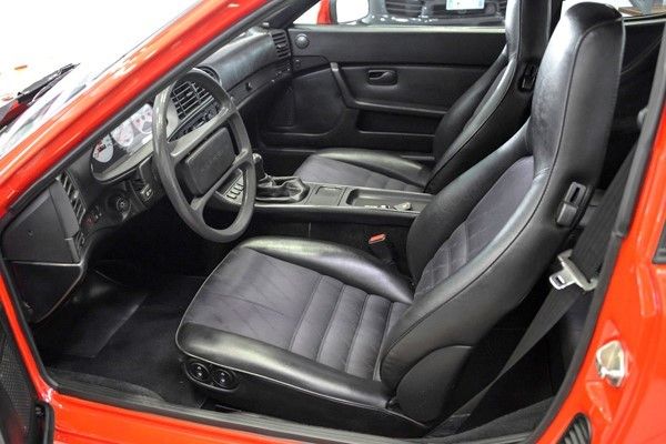 Porsche 944