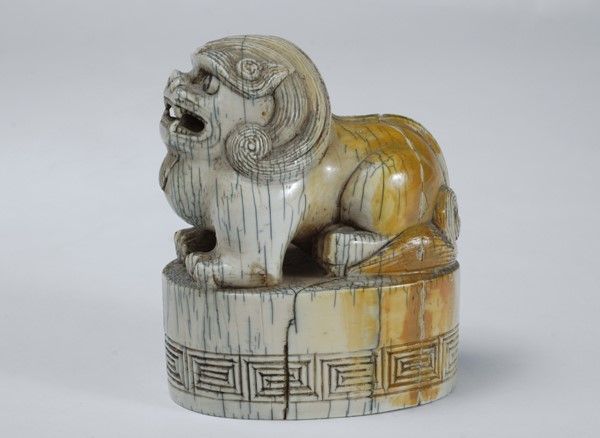 Sigillo in avorio scolpito con cane di Pho, Cina XIX-XX secolo