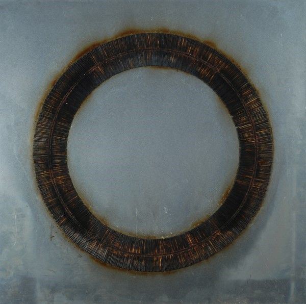 Bernard Aubertin : Dessin de feu circulaire  (1974)  - Fiammiferi bruciati su metallo - Auction Antiquariato - I - Galleria Pananti Casa d'Aste