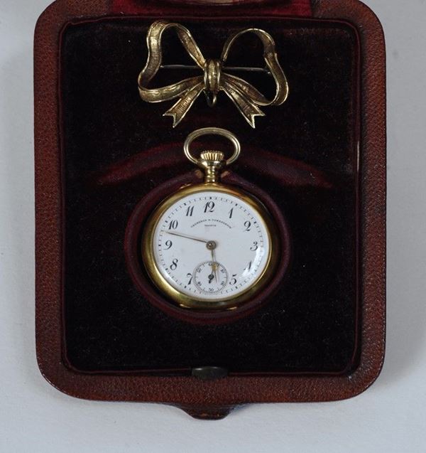 Orologio da tasca in oro con monogramma sulla cassa