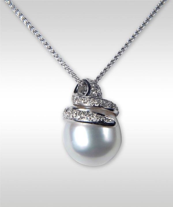 Collana con ciondolo