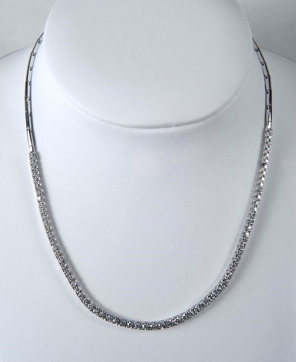 Collier semi rigido
