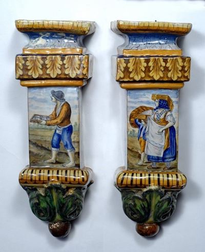 Coppia di Vasi da Parete