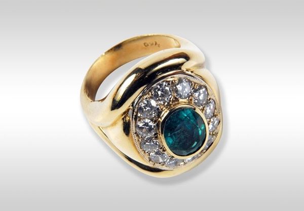 Anello smeraldo ovale