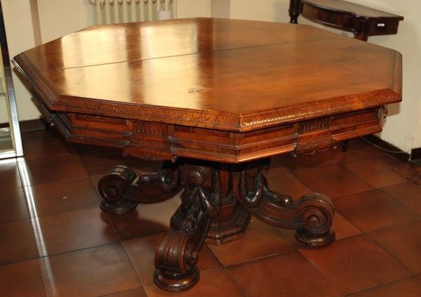 Tavolo ottagonale 