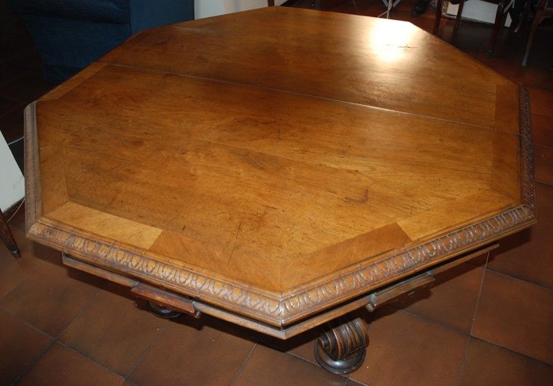 Tavolo Ottagonale