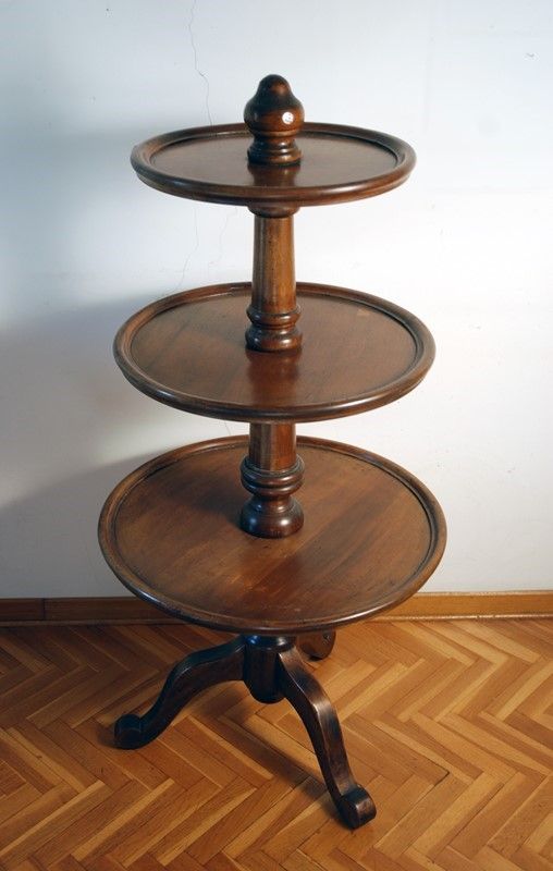 Etagere