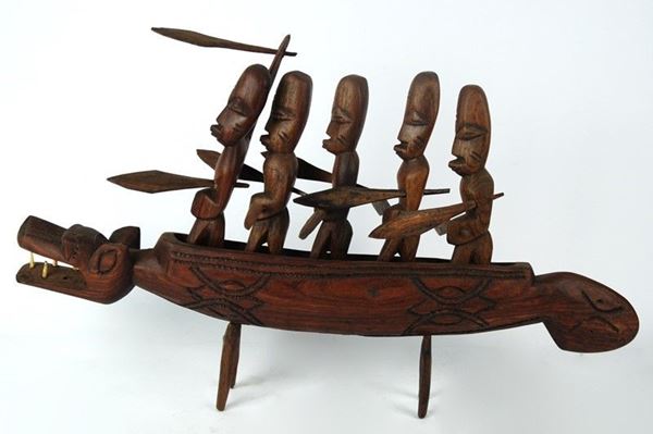 Canoa con figure