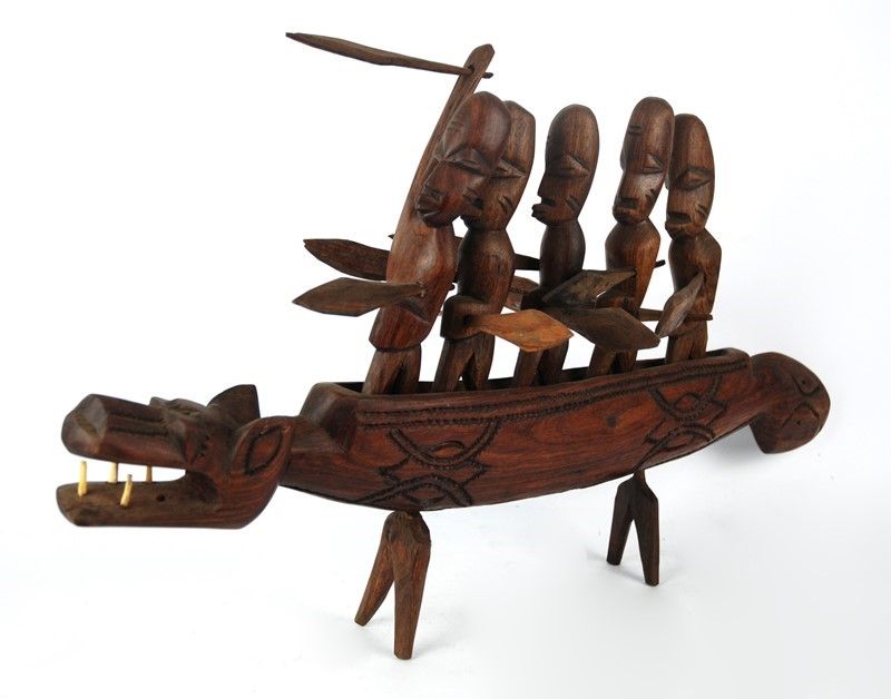 Canoa con Figure