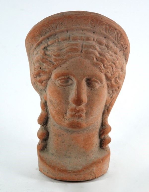Testa femminile