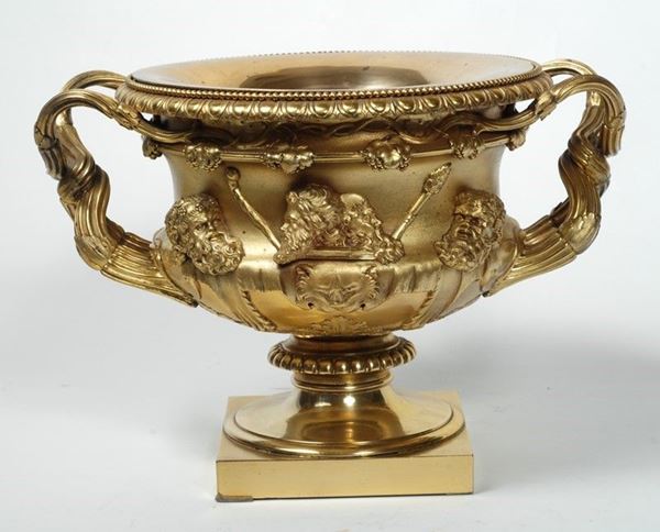Vaso in argento dorato 
