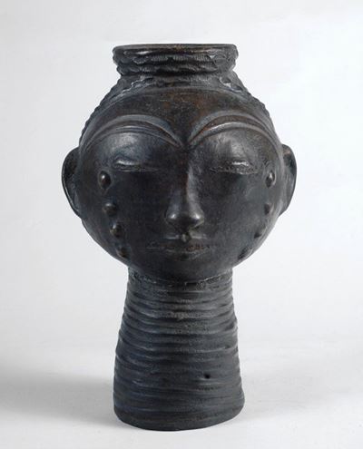 Scultura Africana di Donna in Terracotta