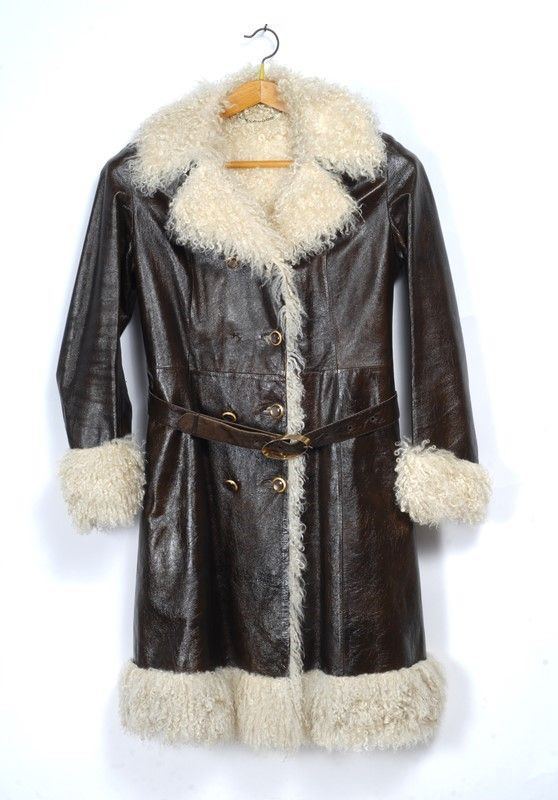 Cappotto finta pelle con interno in mongolia