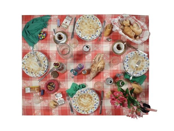 Daniel Spoerri : Tavola di molfettini  (2006)  - Assemblaggio su legno - Auction Arte Moderna e Contemporanea - III - Galleria Pananti Casa d'Aste