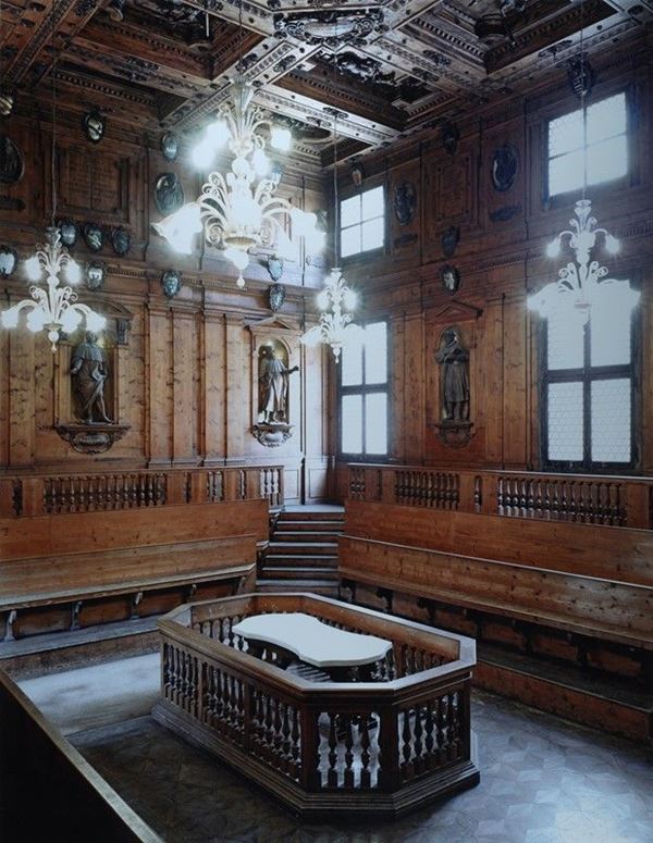 Candida Hofer : Teatro Anatomico, Bologna  (2006)  - Fotografia C-print - Auction Arte Moderna e Contemporanea - III - Galleria Pananti Casa d'Aste