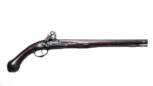Pistola da fonda a pietra focaia alla romana / A ROMAN-TYPE FLINTLOCK SADDLE PISTOL