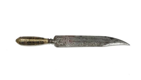 Coltello erotico / AN EROTICALLY DECORATED KNIFE