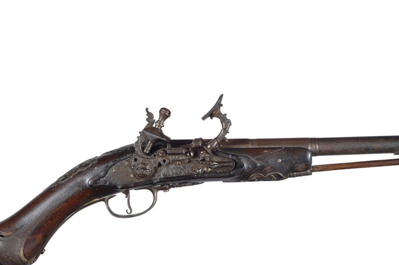Pistola a Pietra Focaia / a Flintlock Pistol