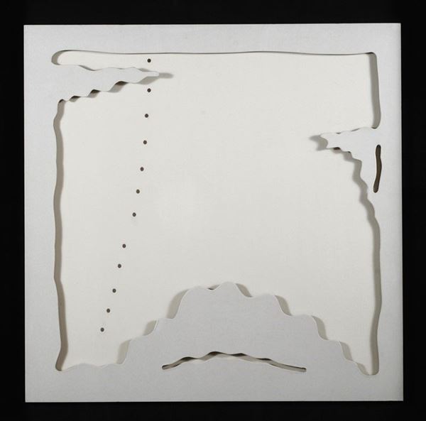 Lucio Fontana : Concetto spaziale - "Teatrino (Bianco)"  (1968)  - Quattro cartoni sagomati e assemblati insieme - Auction Arte Moderna e Contemporanea - III - Galleria Pananti Casa d'Aste