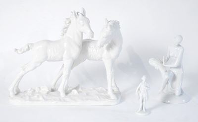 Lotto Composto da Tre Sculturine in Porcellana Bianca
