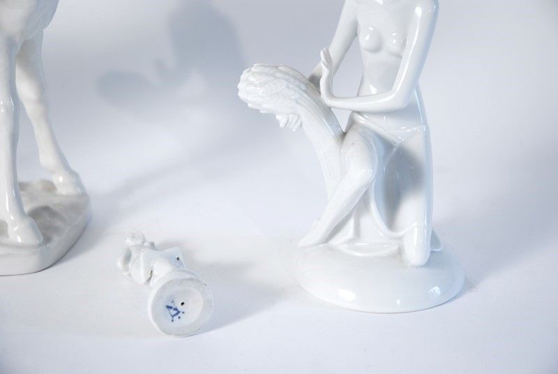 Lotto Composto da Tre Sculturine in Porcellana Bianca