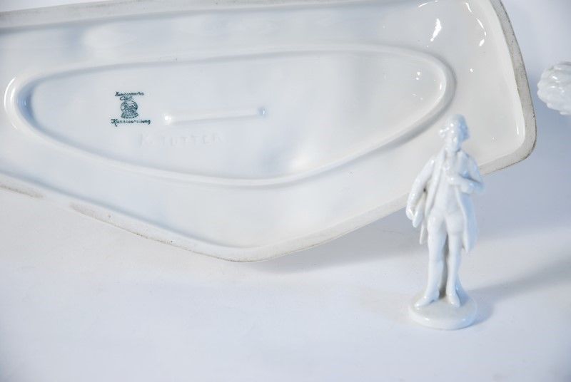 Lotto Composto da Tre Sculturine in Porcellana Bianca