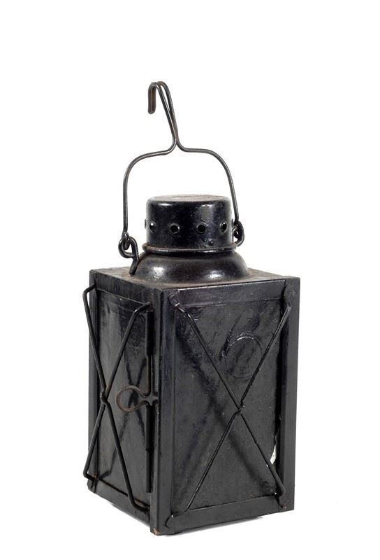 Lanterna                                                                                              (Italia, 1900 ca.                                  )  - Asta ARMI ANTICHE, MILITARIA, LIBRI - Galleria Pananti Casa d'Aste