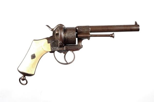 Revolver a spillo                                                                                   