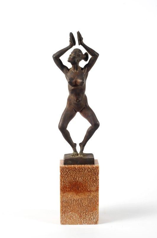 Mario Moschi : Suonatrice di cembali  - Bronzo - Asta Dipinti antichi, Arredi, Arte Orientale e Autori del XIX e XX sec - Galleria Pananti Casa d'Aste