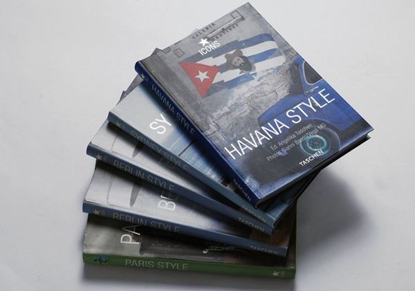 Icons  - Asta LIBRI D'ARTE - Galleria Pananti Casa d'Aste