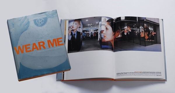 Wear Me: Fashion and Graphics Interaction