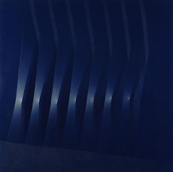 Agostino Bonalumi : Blu  (1980)  - Tela estroflessa e tempera vinilica - Asta Arte Moderna e Contemporanea - III - Galleria Pananti Casa d'Aste