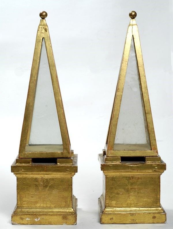 Due obelischi  - Asta ANTIQUARIATO, OROLOGI - I - Galleria Pananti Casa d'Aste