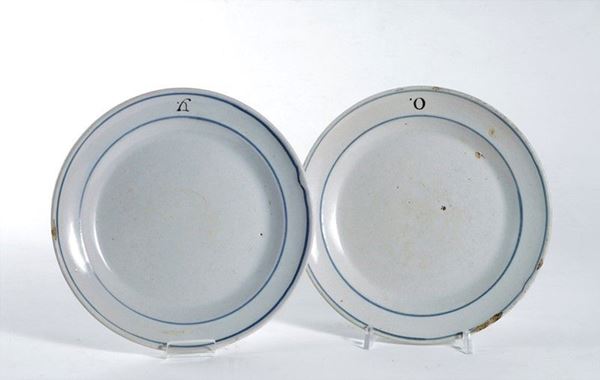 Due piatti  - Auction Arredi, Oggettistica e Dipinti - Galleria Pananti Casa d'Aste