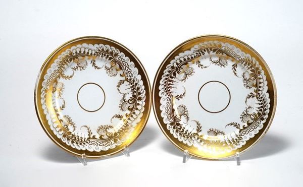 Due piatti  - Asta Arredi, Oggettistica e Dipinti - Galleria Pananti Casa d'Aste