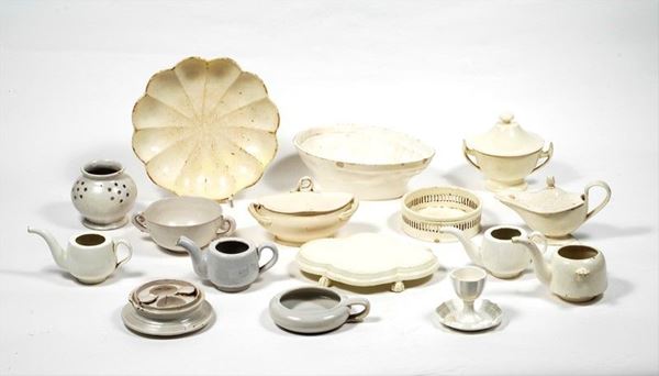 Sedici pezzi in terraglia bianca  - Auction Arredi, Oggettistica e Dipinti - Galleria Pananti Casa d'Aste