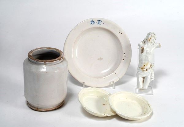 Due piattini  - Asta Arredi, Oggettistica e Dipinti - Galleria Pananti Casa d'Aste