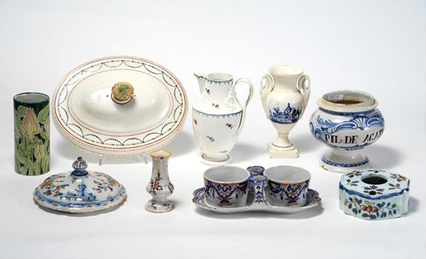 Nove pezzi in maiolica