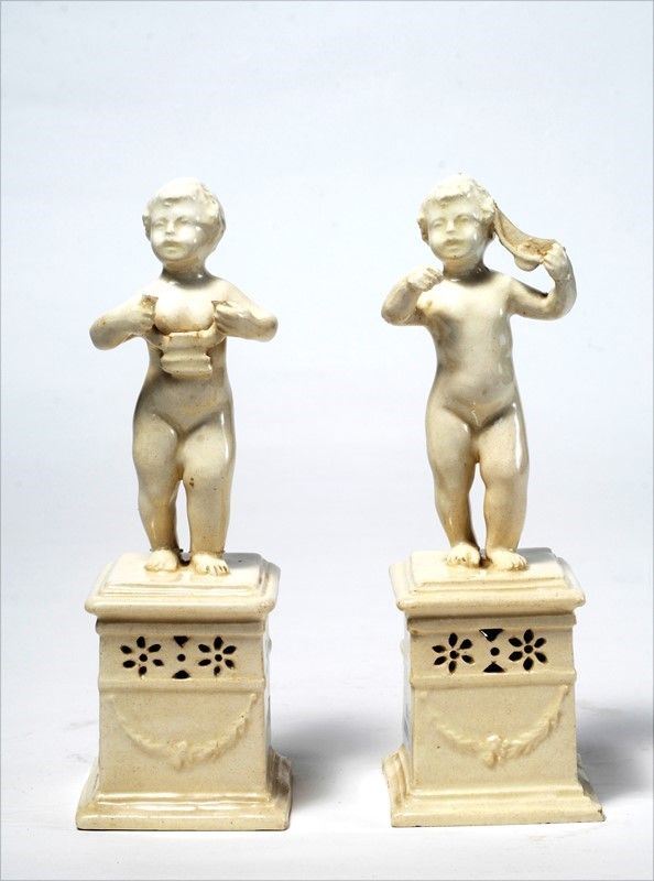Coppia di putti su plinto  - Asta Arredi, Oggettistica e Dipinti - Galleria Pananti Casa d'Aste