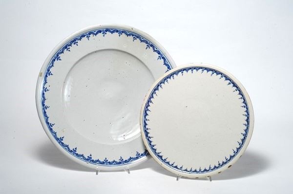 Una Alzata e un piatto in maiolica, Bassano XVIII sec.  - Auction Arredi, Oggettistica e Dipinti - Galleria Pananti Casa d'Aste