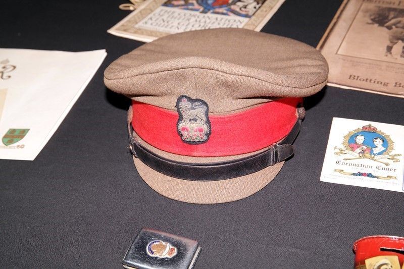 Berretto da Ufficiale Inglese con Accessori